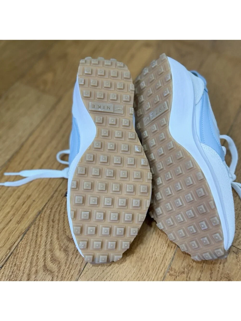 Size 5 US Women’s Nike Waffle Debut 'White Mint Foam Light Blue